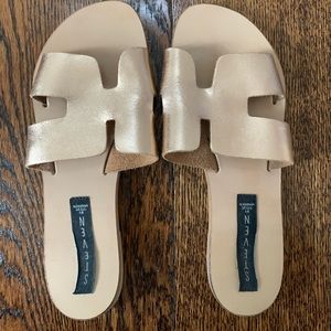 Steve Madden women’s Greece sandals - rose gold
